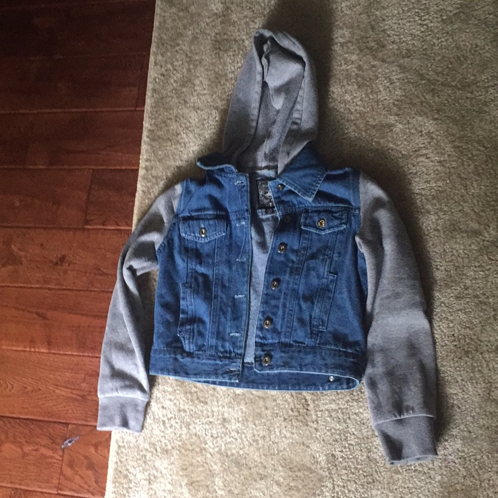 🥳 CHILDREN’S HOODED JEAN JACKET